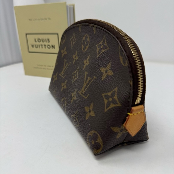 💯 Authentic LOUIS VUITTON Monogram  Cosmetic Pouch - Picture 2 of 6